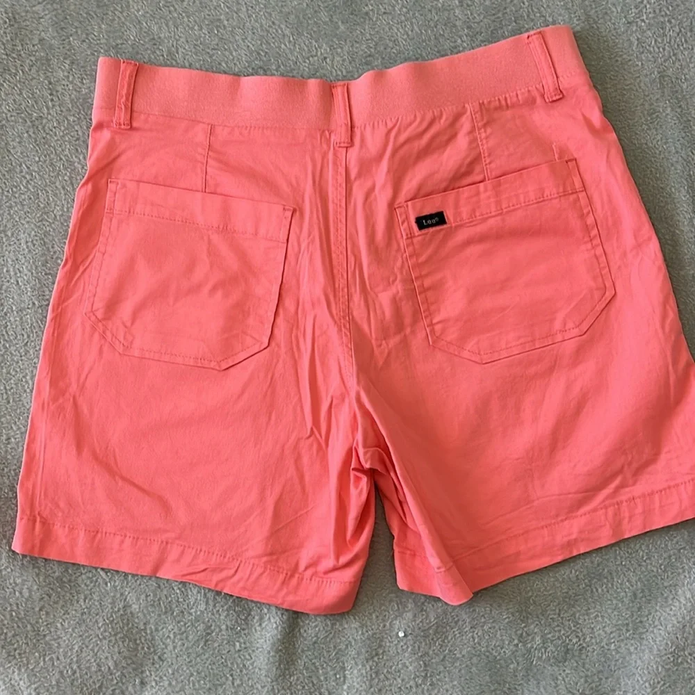 Women's LEE BRAND Coral Cargo Shorts - Picture 2 of 8